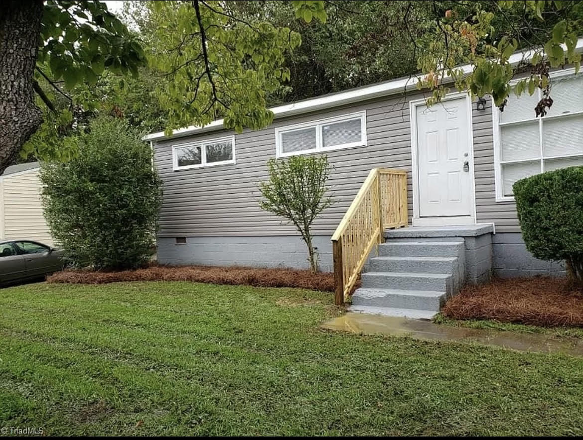 1008 Meadowbrook Boulevard